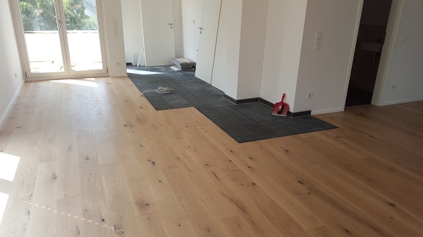 2 Mehrfamilien Häuser mit jeweils 6 Wohneinheiten Eiche rustikale Landhausdiele weiß geölt