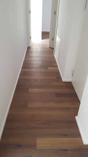 2 Mehrfamilien Häuser mit jeweils 6 Wohneinheiten Räuchereiche XXL 2 Schichtparkett geölt