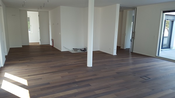 2 Mehrfamilien Häuser mit jeweils 6 Wohneinheiten Räuchereiche XXL 2 Schichtparkett geölt