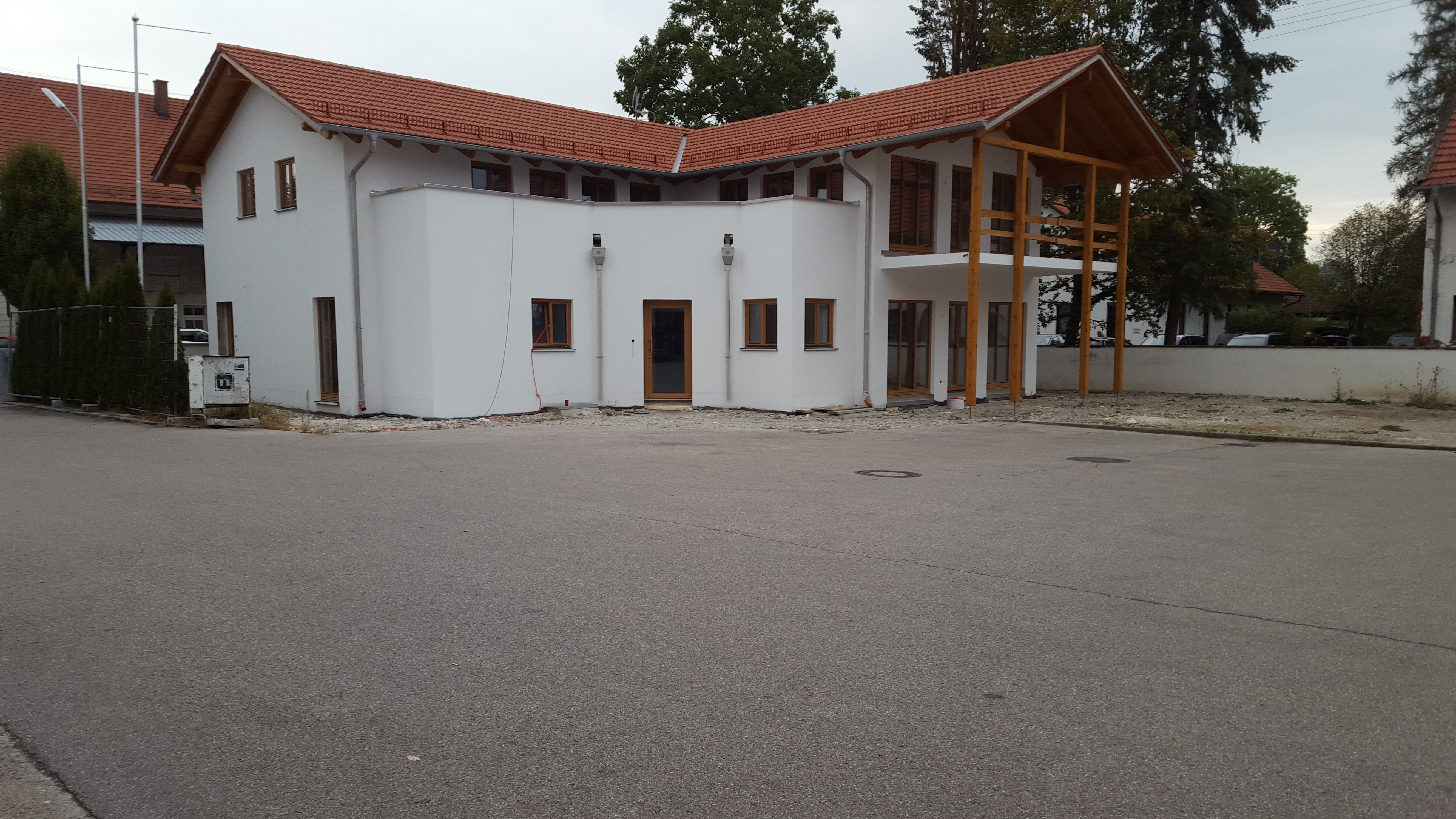 Neubau mit 7 Büro Zimmer