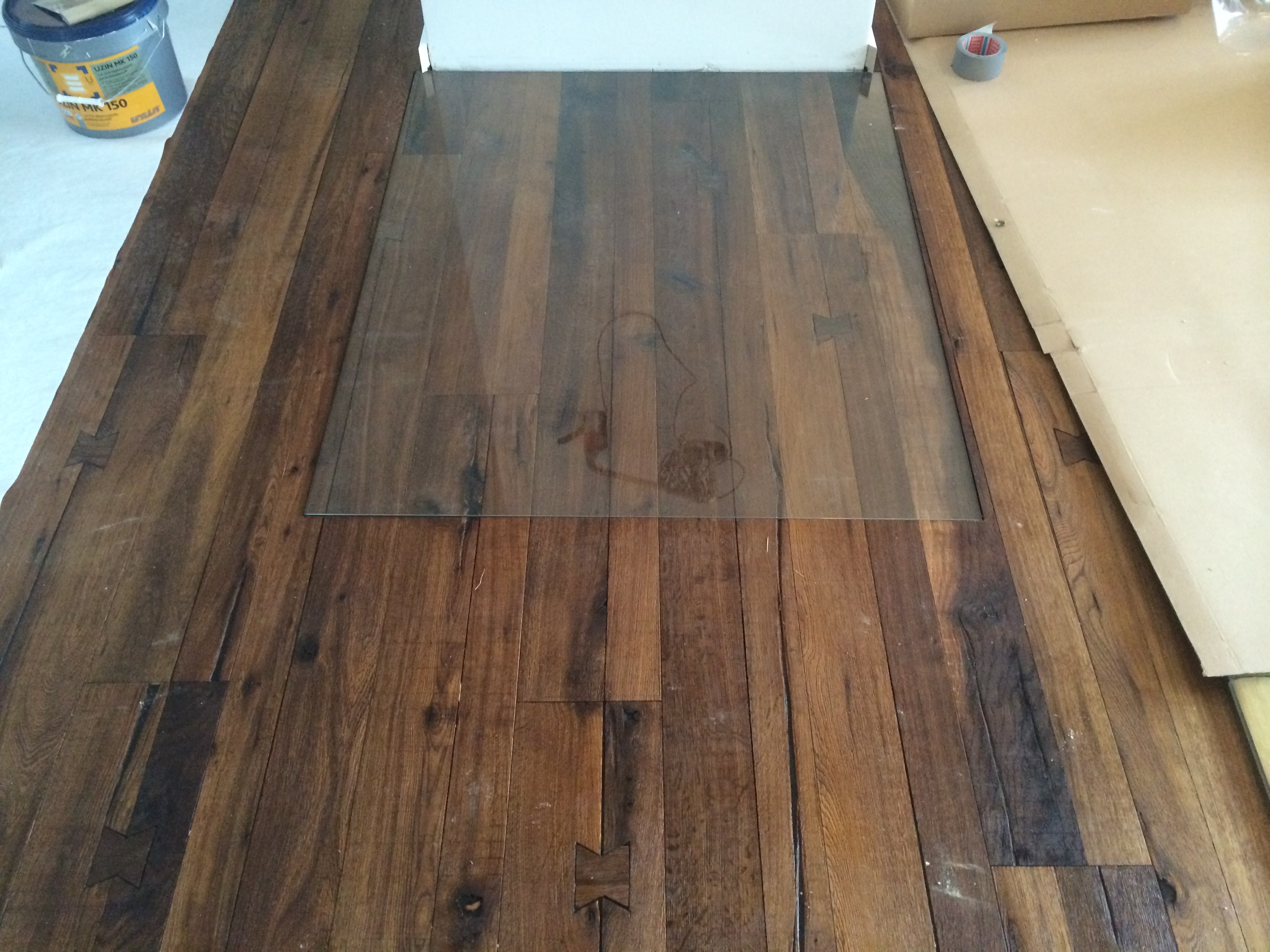 Landhausdiele rustikal mit Glaseinlage für Ofen